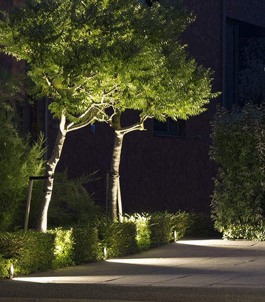 In-Lite Outdoor LED landscape Pathway and garden bollard lights|Deck ...