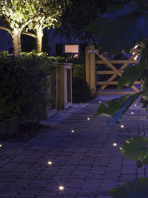 hyve 22 light installed in interlock walkway