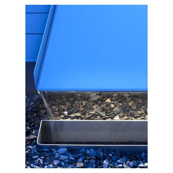 Evo Hyde 180 12v light under waterfall